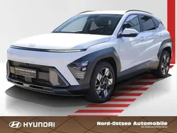 Serenity white / mic Gebraucht 2024 Hyundai Kona Prime SUV | 25.990 € (Guter Preis)