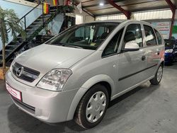 Silber Gebraucht 2003 Opel Meriva Van / Kleinbus | 3.490 € (Teuer)