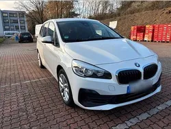 Weiß Gebraucht 2020 BMW 218 Gran Tourer Van / Kleinbus | 15.499 € (Teuer)