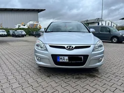 Silber Gebraucht 2008 Hyundai i30 Comfort Limousine | 3.399 € (Fairer Preis)