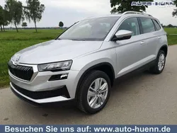 Reflexsilber metallic Neu 2025 Skoda Karoq Selection SUV | 38.490 € (Fairer Preis)