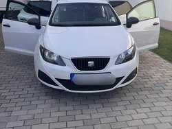 Weiß Gebraucht 2009 Seat Ibiza ST Kombi | 2.700 €