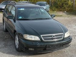 Grün Gebraucht 2000 Opel Omega Elegance Kombi | 890 € (Superpreis)
