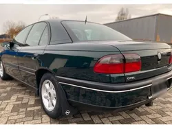 Grün Gebraucht 1997 Opel Omega Limousine | 9.250 €