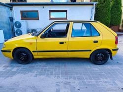 Gelb Gebraucht 2000 Skoda Felicia Kombi | 990 €