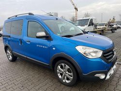 Blau Gebraucht 2015 Dacia Dokker Stepway Van / Kleinbus | 6.499 € (Teuer)