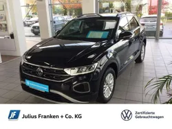 Deep black perleffekt (metallic) Gebraucht 2024 VW T-Roc Life SUV | 23.999 € (Guter Preis)