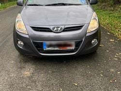 Grau Gebraucht 2011 Hyundai i20 Limousine | 2.450 € (Guter Preis)