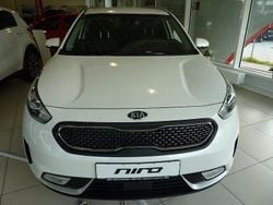 Weiß Gebraucht 2018 Kia Niro Vision SUV | 16.985 € (Fairer Preis)
