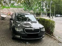 Braun Gebraucht 2010 Skoda Superb Kombi | 7.950 € (Etwas zu teuer)