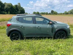 Grün Gebraucht 2023 Dacia Sandero Extreme Kleinwagen | 17.600 €