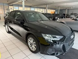 Schwarz Gebraucht 2023 Audi A3 Sportback Basis Limousine | 23.199 € (Guter Preis)