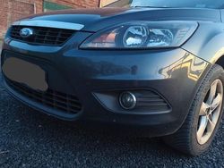 Blau Gebraucht 2010 Ford Focus Kombi | 2.500 € (Fairer Preis)