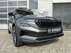 Grau Neu 2025 Skoda Karoq SportLine SUV | 42.890 € (Fairer Preis)