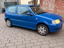 Blau Gebraucht 2000 VW Polo Kleinwagen | 1.250 € (Fairer Preis)