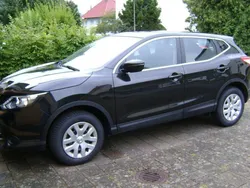 Schwarz Gebraucht 2016 Nissan Qashqai Visia SUV | 9.500 € (Guter Preis)