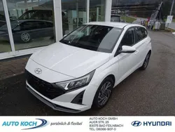 Atlas white / sol Neu 2025 Hyundai i20 Trend Limousine | 23.190 € (Etwas zu teuer)