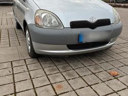 Silber Gebraucht 1999 Toyota Yaris Kleinwagen | 2.400 € (Fairer Preis)
