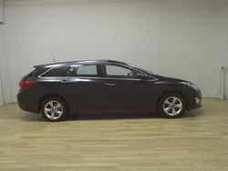 Phantom black metallic Gebraucht 2013 Hyundai i40 Style Kombi | 6.890 € (Fairer Preis)
