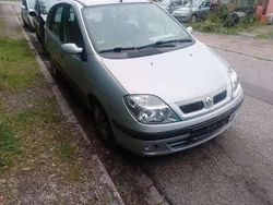 Silber Gebraucht 2001 Renault Scénic Van / Kleinbus | 2.250 € (Etwas zu teuer)
