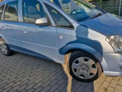 Blau Gebraucht 2009 Opel Meriva Van / Kleinbus | 4.000 € (Teuer)