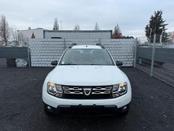 Weiß Gebraucht 2016 Dacia Duster Lauréate SUV | 5.900 € (Guter Preis)