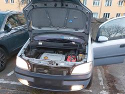 Gelb Gebraucht 2001 Opel Zafira Kombi | 2.800 €