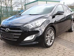 Schwarz Gebraucht 2017 Hyundai i30 Passion Limousine | 13.850 € (Fairer Preis)