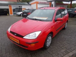 Rot Gebraucht 2000 Ford Focus Trend Kombi | 2.799 € (Teuer)