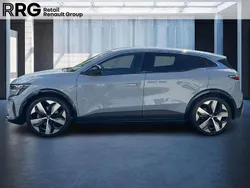 Grau Gebraucht 2022 Renault Mégane Techno Limousine | 25.280 € (Fairer Preis)