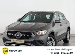 Grau Gebraucht 2022 Mercedes GLA180 Progressive SUV | 28.460 € (Guter Preis)