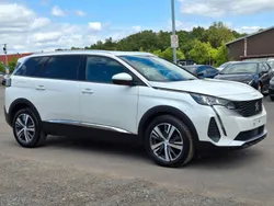 Weiß Gebraucht 2021 Peugeot 5008 Van / Kleinbus | 19.999 € (Fairer Preis)