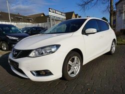 Weiß Gebraucht 2017 Nissan Pulsar N-Connecta Limousine | 7.990 € (Teuer)