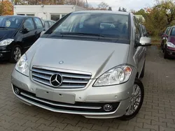 Silber Gebraucht 2011 Mercedes A200 Elegance Van / Kleinbus | 8.990 € (Etwas zu teuer)