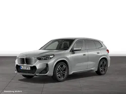 Spacesilber metallic Gebraucht 2024 BMW iX1 Comfort Edition SUV | 54.114 €