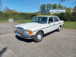 Weiß Gebraucht 1982 Mercedes E300 Limousine | 7.300 €