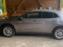 Grau Gebraucht 2019 Mercedes GLA220 SUV | 26.000 € (Fairer Preis)