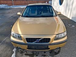 Gold Gebraucht 2001 Volvo S60 Comfort Limousine | 3.450 € (Fairer Preis)