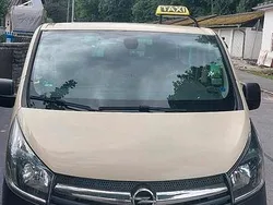 Gelb Gebraucht 2016 Opel Vivaro Van | 12.000 €