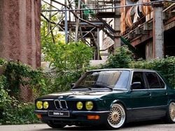 Grün Gebraucht 1984 BMW 524 Limousine | 10.000 €