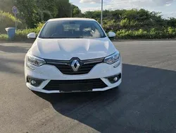 Weiß Gebraucht 2017 Renault Mégane IV Limousine | 8.350 € (Etwas zu teuer)