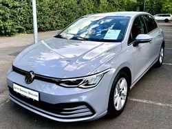 Grau Gebraucht 2021 VW Golf VIII Life Limousine | 21.950 € (Fairer Preis)