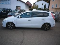 Weiß Gebraucht 2009 Hyundai i30 Kombi | 2.690 € (Guter Preis)