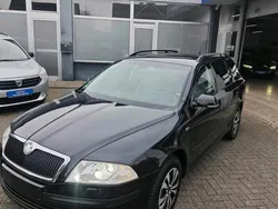 Schwarz Gebraucht 2008 Skoda Octavia Kombi | 1.900 € (Superpreis)