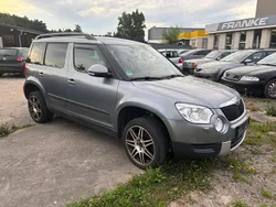 Grau Gebraucht 2011 Skoda Yeti Family SUV | 4.300 € (Superpreis)