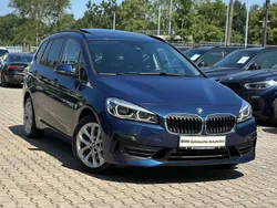 Blau Gebraucht 2020 BMW 220 Van / Kleinbus | 20.800 € (Fairer Preis)