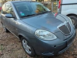 Grau Gebraucht 2009 Lancia Ypsilon Kleinwagen | 1.700 € (Guter Preis)
