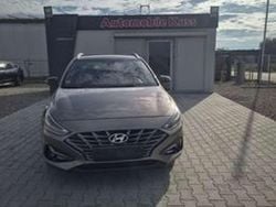 Silky bronze / met Gebraucht 2022 Hyundai i30 Kombi | 16.790 € (Superpreis)