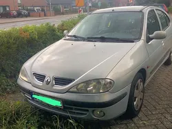Silber Gebraucht 2002 Renault Mégane II Kleinwagen | 1.300 € (Guter Preis)