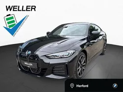 Black sapphire (schwarz) Gebraucht 2023 BMW i4 Shadowline Limousine | 40.990 € (Fairer Preis)